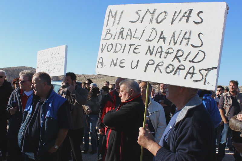 Prosvjed otočana zbog nekontroliranog branja smilja